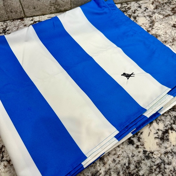 Dock & Bay Quick Dry Beach Towel - Picture 3 of 4